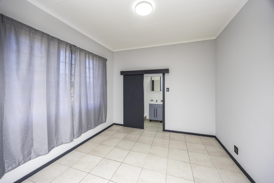To Let 3 Bedroom Property for Rent in Beacon Bay Eastern Cape